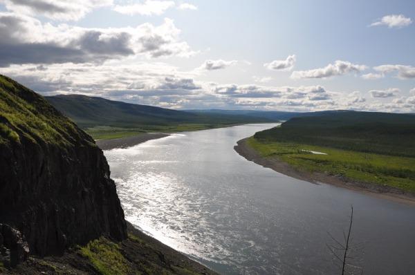 Base della sequenza vulcanica delle ‘Siberian Traps’ lungo il fiume Kotuy nella Siberia artica  (crediti: Carnegie Institution)