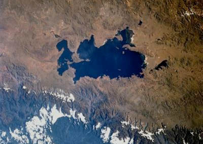 Questo è il Lago Titicaca visto dallo spazio. La sua struttura potrà apparire molto diversa in futuro. Crediti: NASA