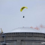 Attivista Greenpeace vola dentro un impianto nucleare francese