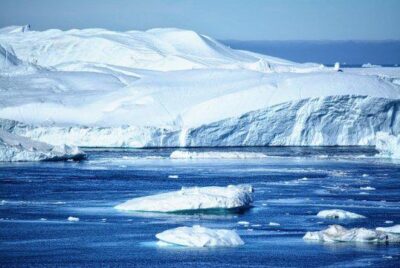 Iceberg staccati dalla calotta glaciale della Groenlandia