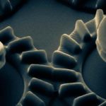 Una micromacchina ibrida a batteri converte la luce in movimento